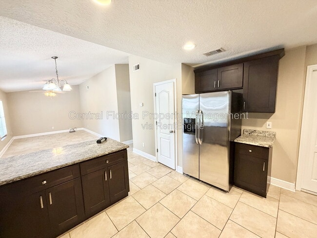 Photo - 2925 Amroth Pl