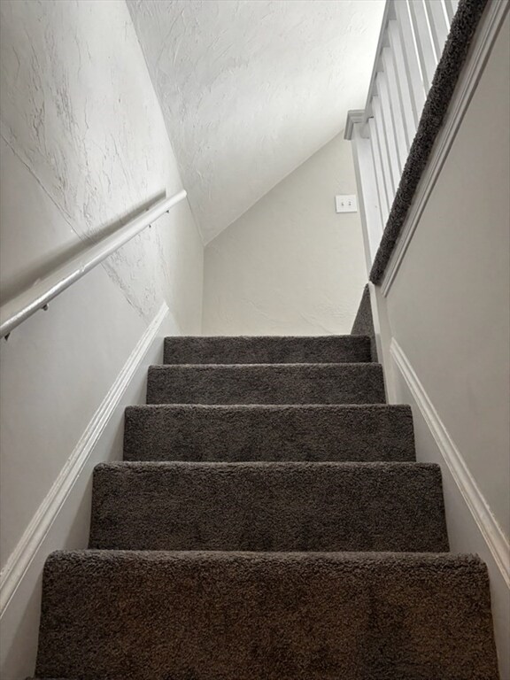 Photo - 385 Nahatan St Unidad 2