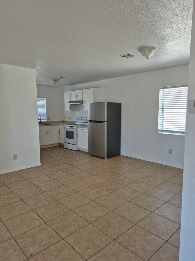 Photo - 2504 E Mobile Ln Unidad Duplicate of 2