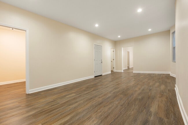 Photo - 10747 S Indiana Ave Unit 2