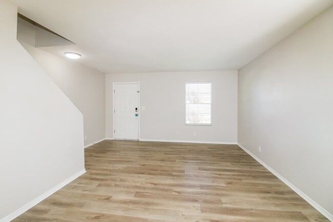 Photo - 3174 Hunter Farm Way