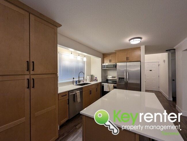 Photo - Modern 3 Bedroom, 2.5 Bathroom Fully Furnished Puyallup Duplex in Prime Location