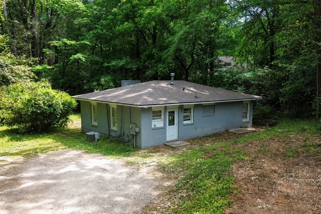 Building Photo - 1315 Azalea Dr