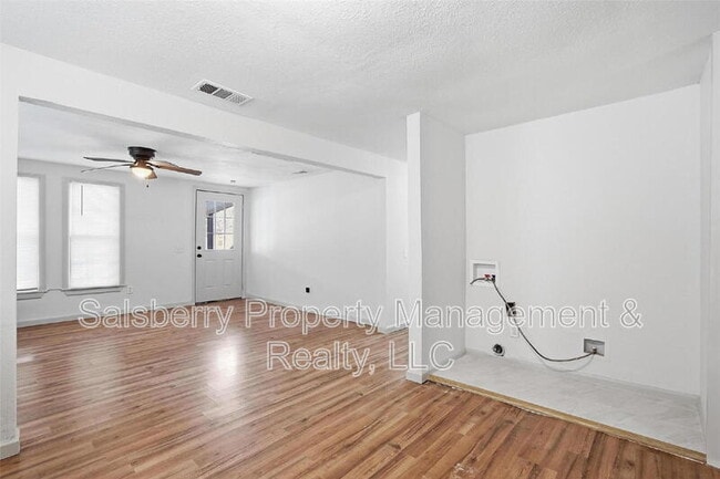 Photo - 1100 SE 9th St