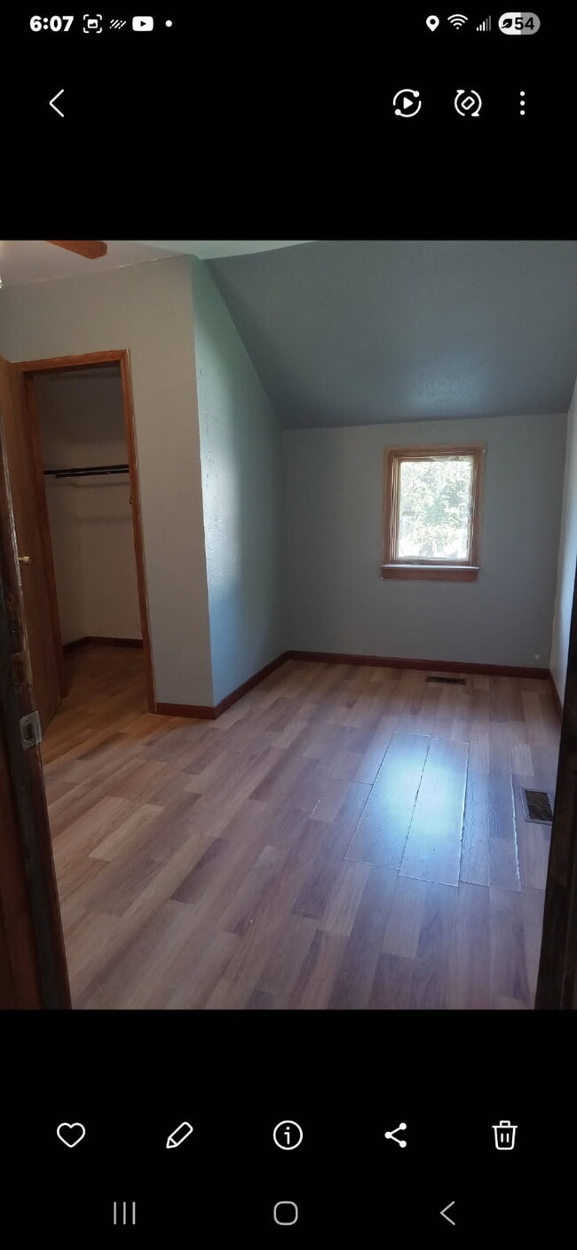 Photo - 94 Box Ave Unidad #3