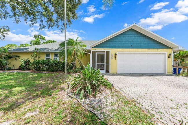 Photo - 10370 Main Dr