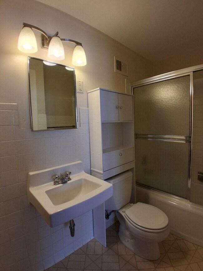 Photo - WAH903 Unit #2