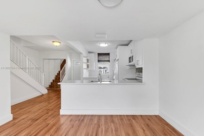 Photo - 1655 NE 115th St