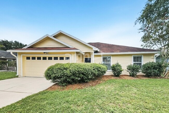 Building Photo - 12612 Ashglen Dr N