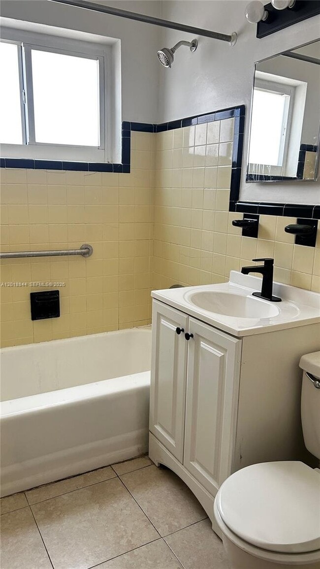 Photo - 831 SW 11th St Unit B