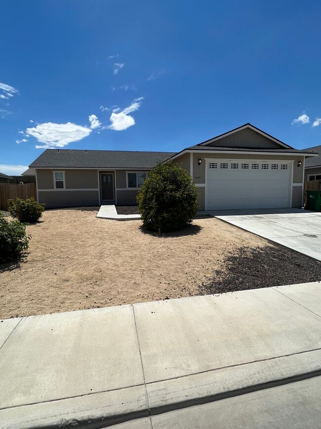 4 Bedroom Home in Fernley, NV - 4 Bedroom Home in Fernley, NV