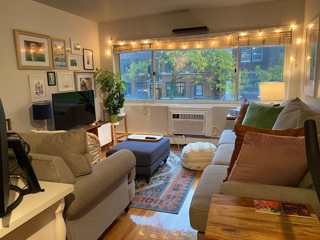 Photo - 526 W Roscoe St Unit 1A