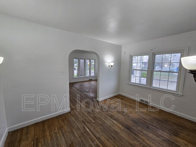 Photo - 1524 Williston Ave