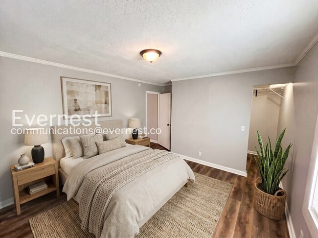 Photo - 811 Glade View Ct