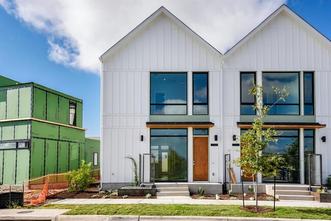 Building Photo - 2517 Philomena St