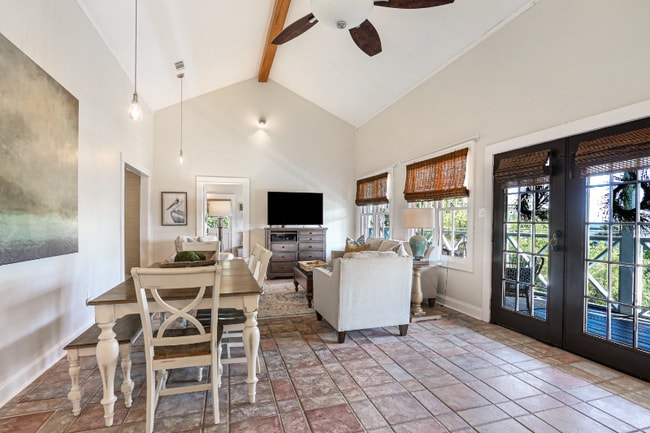 Photo - 122 Lamarque St