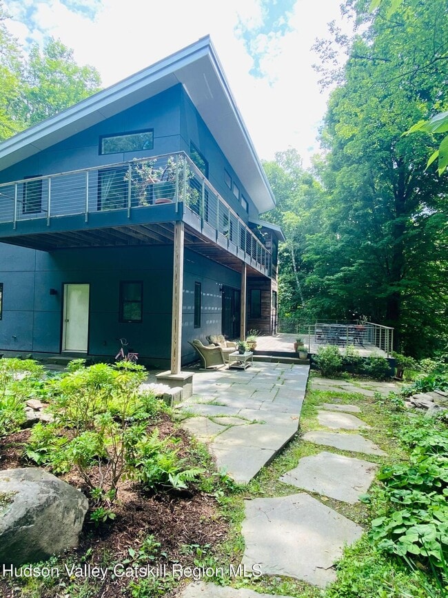 Photo - 206 Hutchin Hl Rd