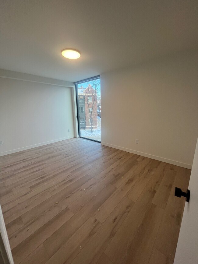 Photo - 238-238 Wellington Crescent Unité 3