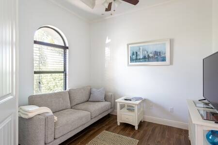 Photo - 833 109th Ave N