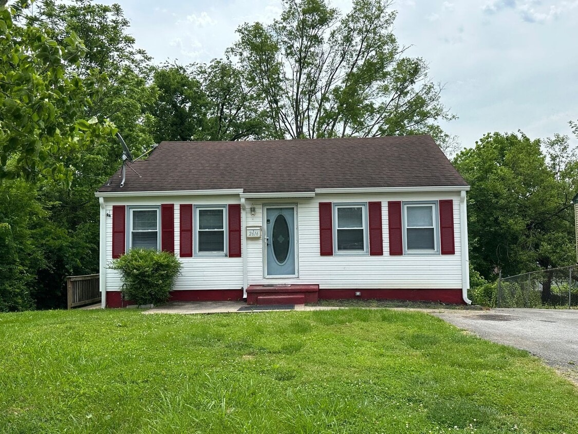 Charming 2 bedroom, 1 bathroom home locate... - Charming 2 bedroom, 1 bathroom home locate...