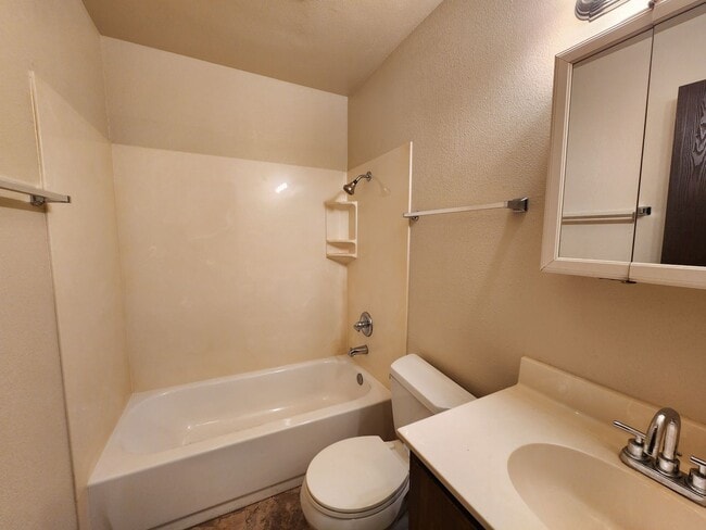 Photo - 934 Briarwood Dr