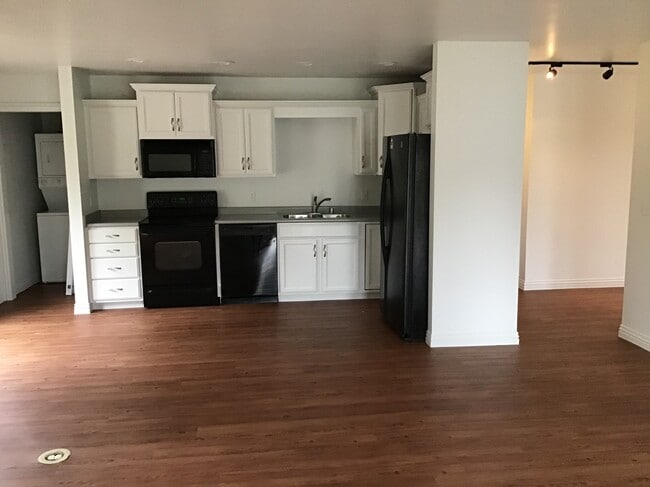 RASBERRY PLACE APARTMENTS