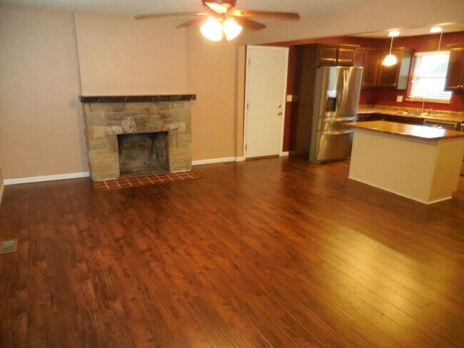 Photo - 959 Gardner Rd