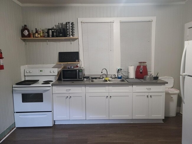 Photo - 411 W Taft St Unit Apt. C