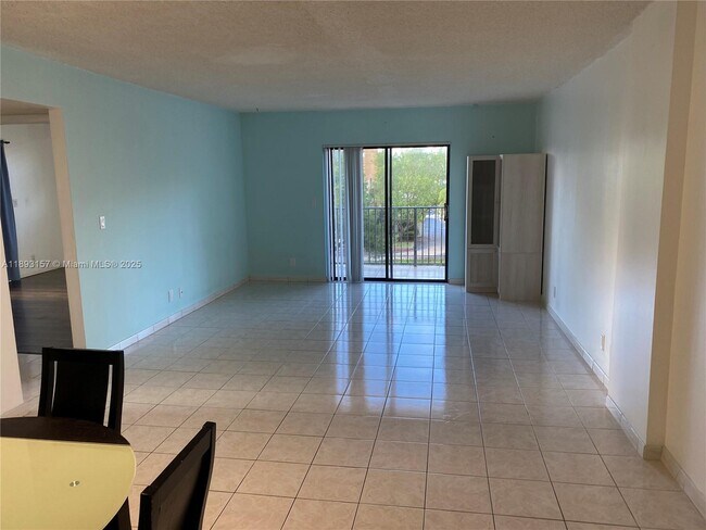 Photo - 1900 Diana Dr Unit 3D