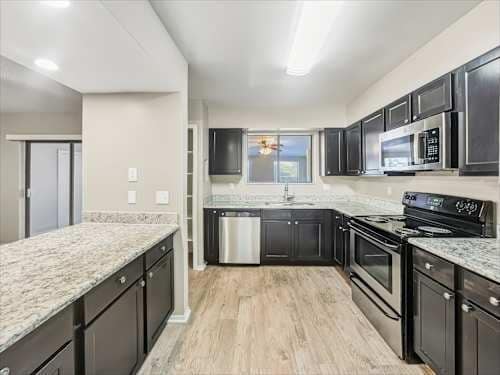 Photo - 951 Waverly Dr