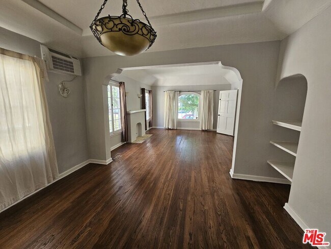 Photo - 1135 Cardiff Ave