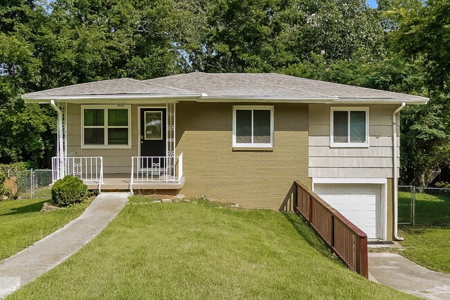 Building Photo - 748 Barclay Ln