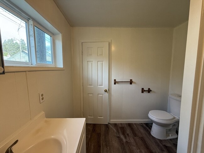 Photo - 328 SE Lane Ave