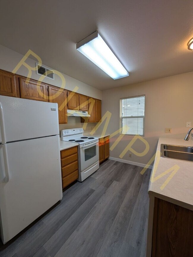 Photo - 682 Quincy St Unit 682 Quincy - B