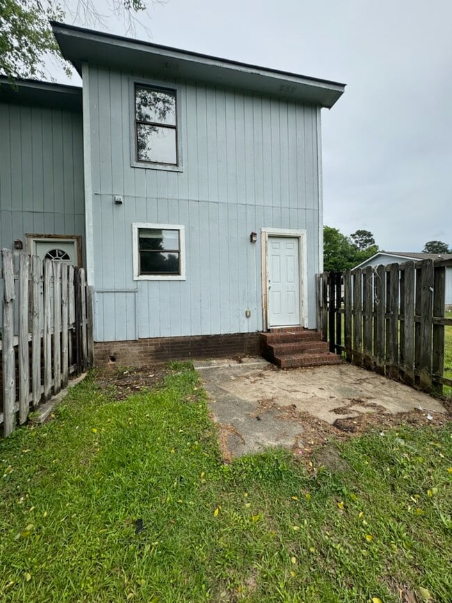 Photo - 1430 Tangora Ln