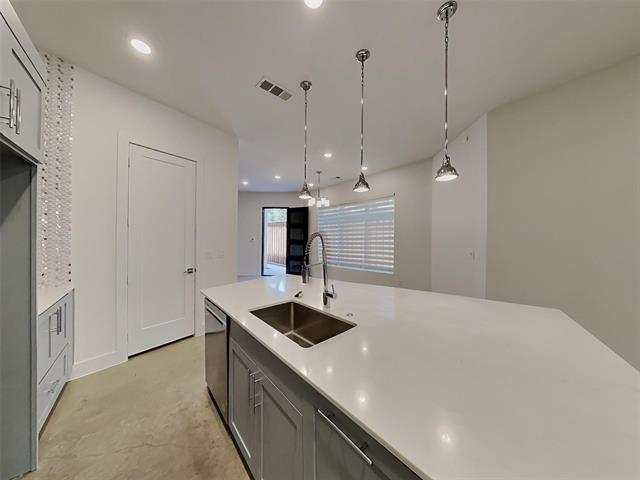 Photo - 2343 Vagas St