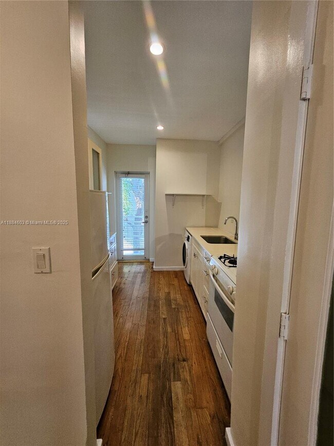 Photo - 745 13th St Unidad 16