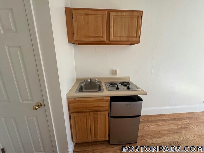 Photo - 1061 Beacon St Unit 8