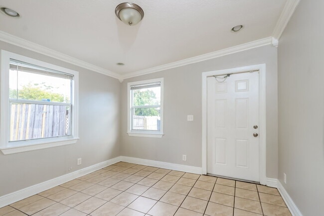 Photo - 395 Plum Tree Dr