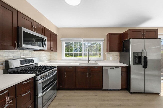 Photo - 1705 College Green Dr