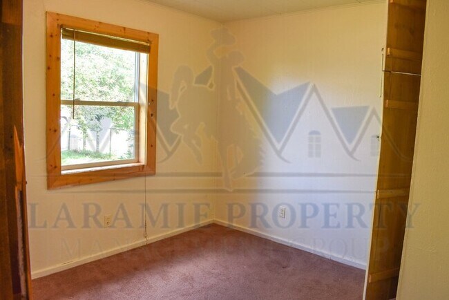 Photo - 1270 N 6th St