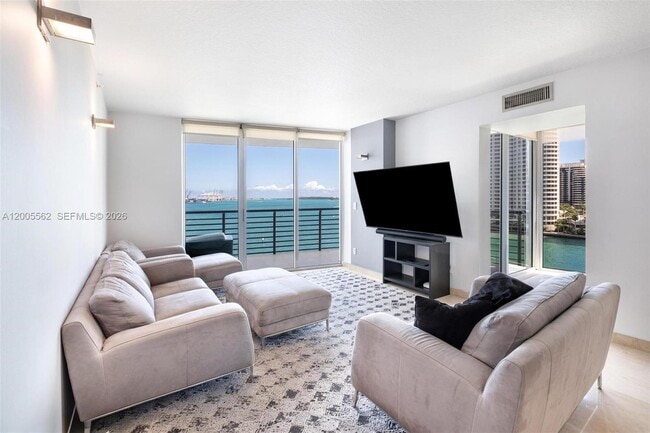 Building Photo - 325 S Biscayne Blvd Unit 823