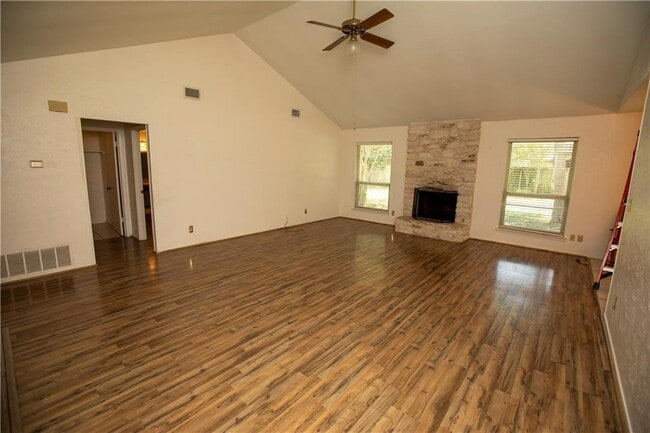 Photo - 4913 Wing Rd