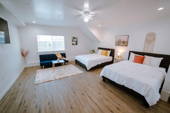Photo - 5648 Berkshire Dr Unidad 5646-A