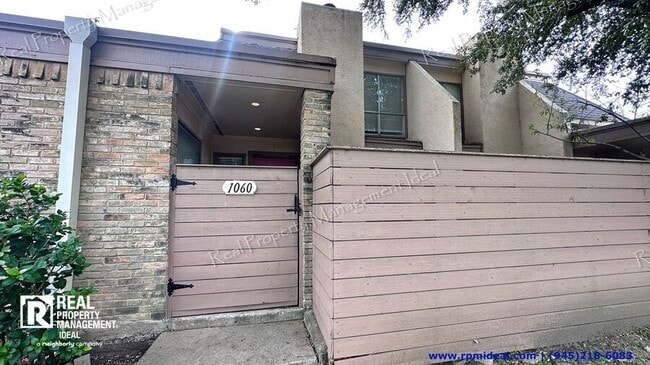 Photo - 3045 Park Ln