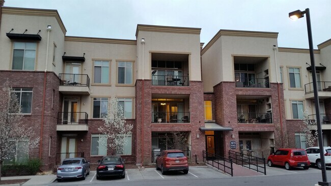 Photo - 305 Inverness Way S