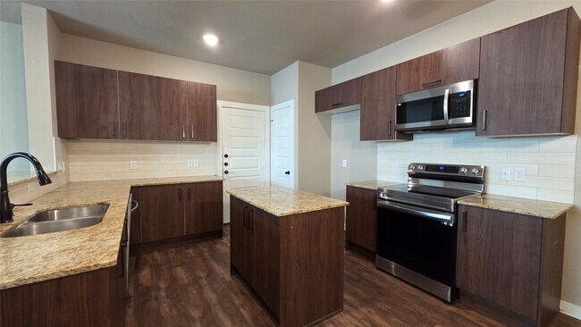 Photo - 9860 Grosbeak Ln