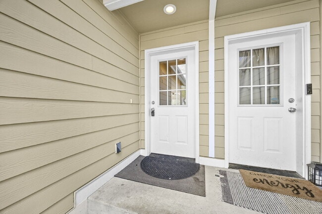 Photo - 4 bedrooms, 2.5 bathrooms with attached garage. This large unit is 3 floors!  Rent of $2900.00 in... Unit 6