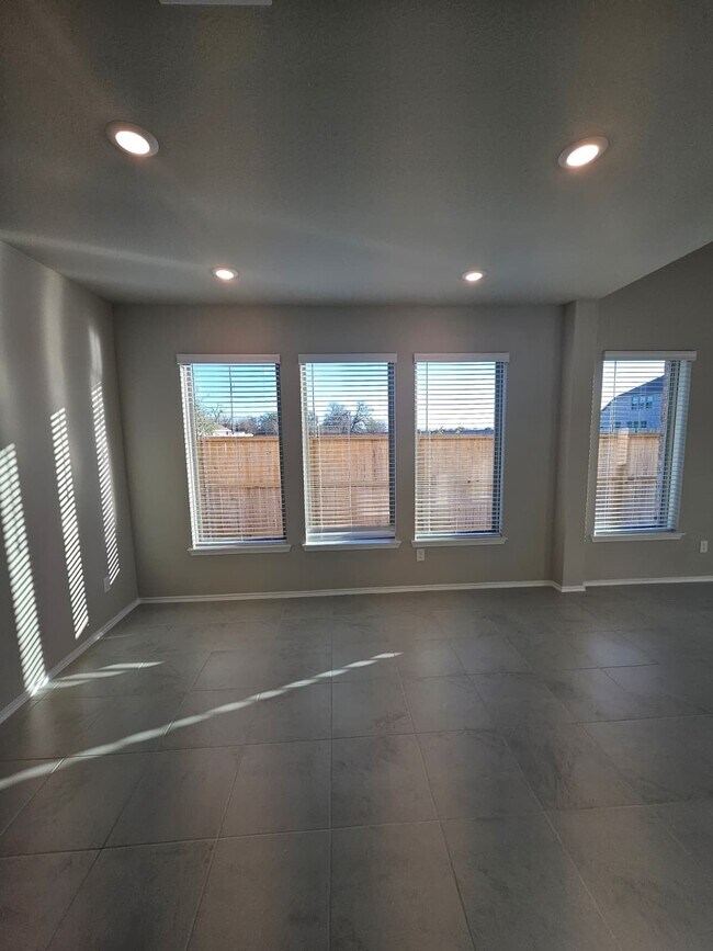 Photo - 426 Twilight Mdw Wy