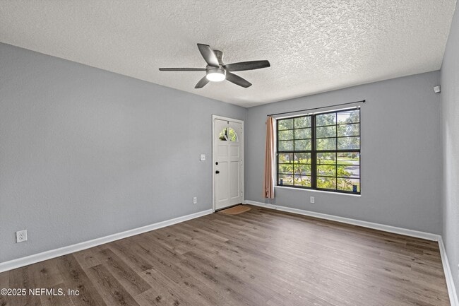 Photo - 2739 King Cole Dr